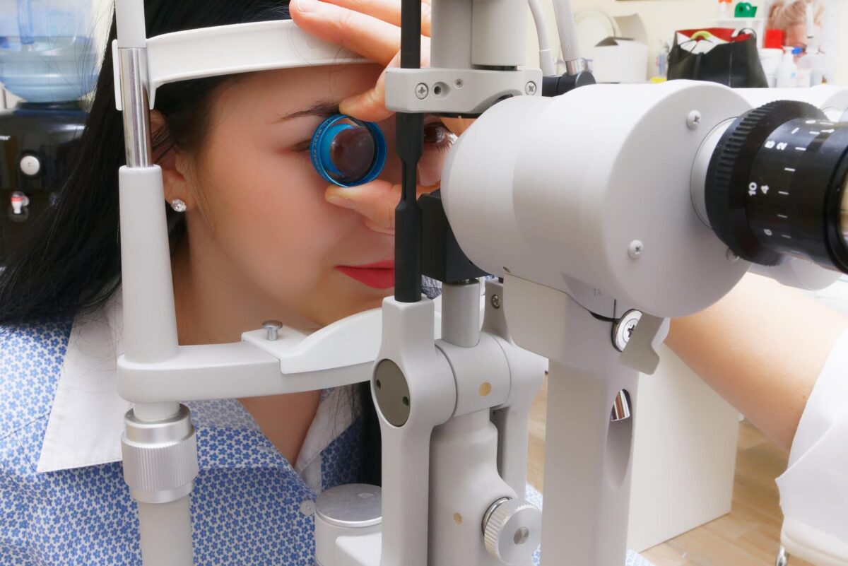 work abroad as an optician